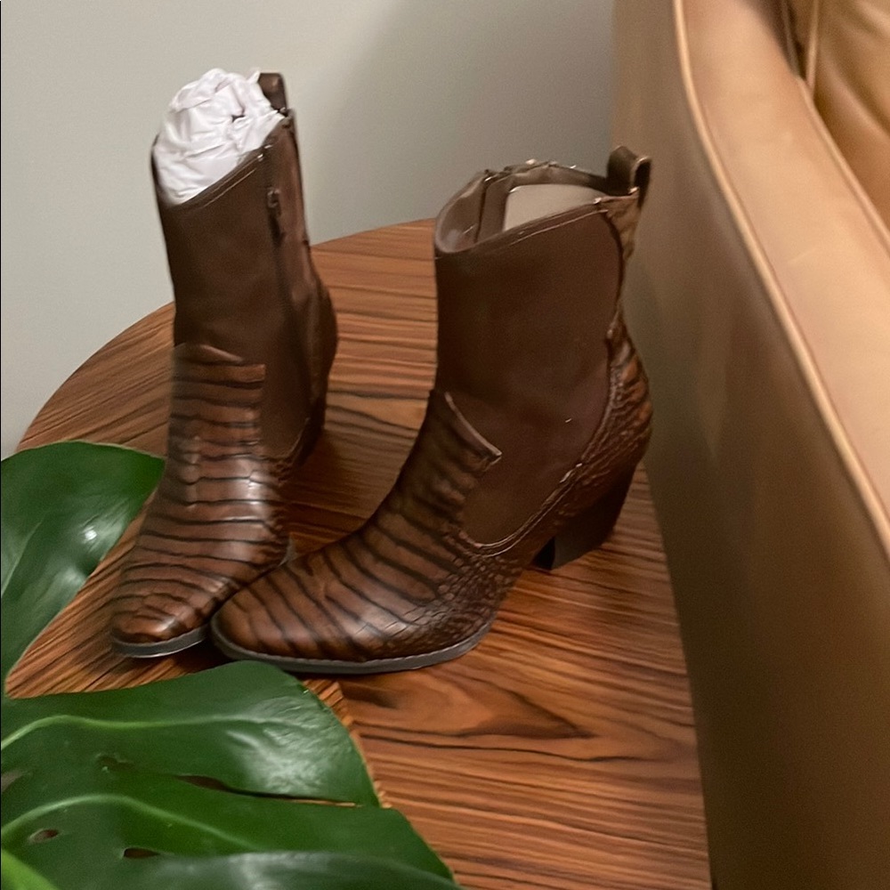 ANTHRO Boots Coconuts by Matisse Brand